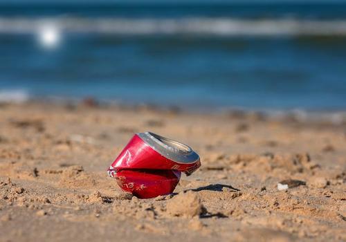 «Учкуевка утопает в мусоре»: севастопольцы возмущены работой оператора пляжа ВИДЕО