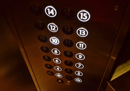 Мужчина в Керчи похищал в лифтах домов тормозные катушки, зарабатывая себе на жизнь