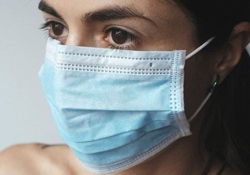 Медики призывают крымчан носить маски в школах и больницах