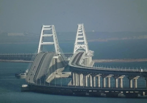 По Крымскому мосту могут проезжать грузовые машины до 40 тонн