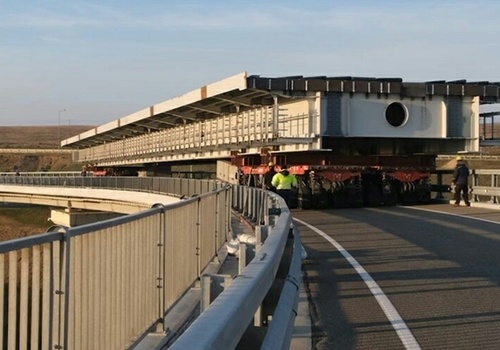 Движение машин по Крымскому мосту ограничат на 12 часов 16 ноября