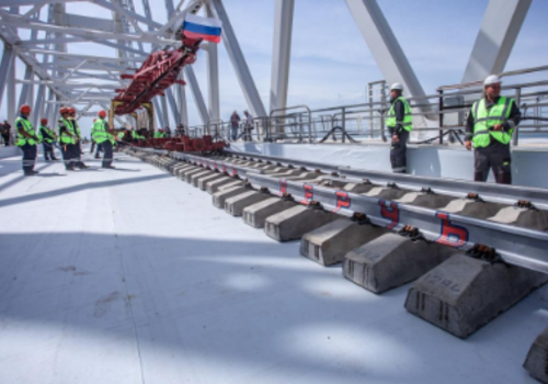Второй железнодорожный путь на Крымском мосту планируется восстановить к лету