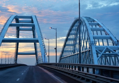Аксенов опроверг слухи о долгосрочных перекрытиях Крымского моста