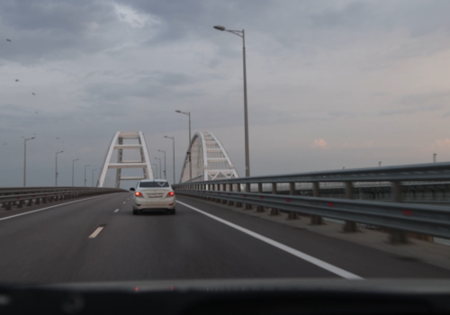 На Крымском мосту досрочно открыли автодвижение
