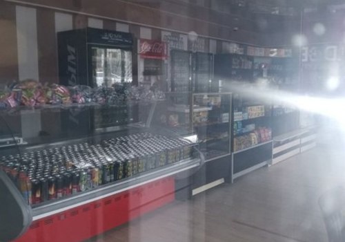 Симферопольцы возмутились обилию "энергетиков" в магазине у школы