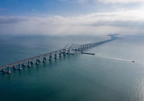 Перед курортным сезоном на Крымском мосту станет больше пунктов досмотра