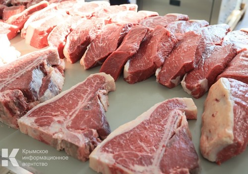 На рынке в Феодосии обнаружили неопознанное мясо и молоко