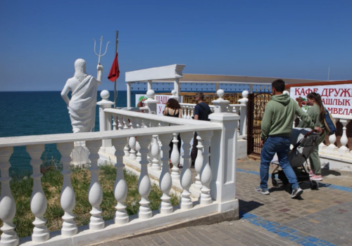 Крымские поселки Николаевка и Курортное попали в топ-10 направлений для бюджетного отдыха на майские праздники