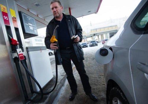 Эксперт: цены на топливо в Крыму снизятся не раньше, чем к концу 2023 года