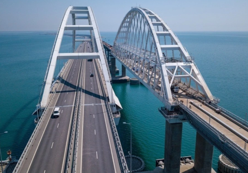 На Крымскому мосту растянулась 4-километровая пробка