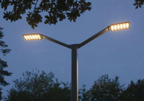 В Евпатории установят светильники алтайской компании