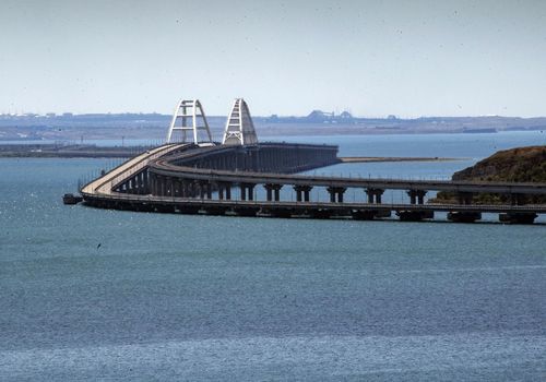 Автомобильное движение по Крымскому мосту осуществляется в реверсивном режиме
