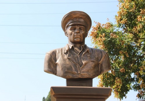 В Керчи открыли памятник Герою Советского Союза Василию Маргелову
