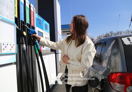 В Севастополь направили дополнительные бензовозы с дизелем