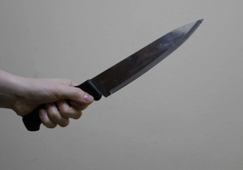 Крымчанин трижды ударил знакомого ножом: его посадили на 3,5 года