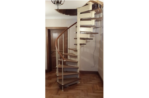 Изготовление лестниц в Симферополе – компания «Мир лестниц»: широкий выбор, отличное качество!