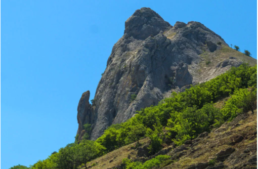Чем интересна гора Лягушка в Крыму - легенды и факты ФОТО
