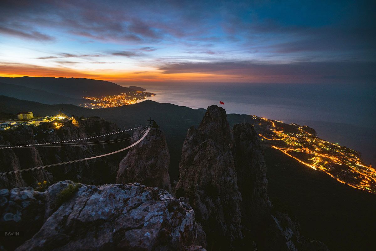 Гора ай Петри в Крыму ночью